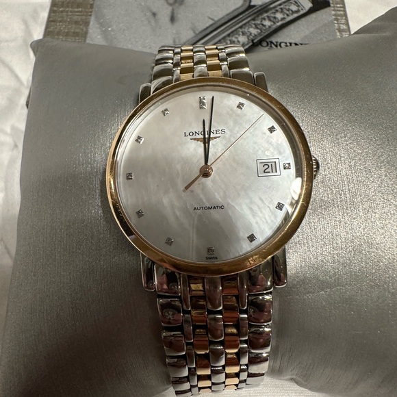 Women’s Longines 18k gold automatic 13 diamonds watch cards receipt 3200. - Picture 6 of 16